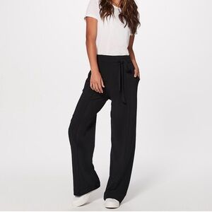Lululemon Noir Pant